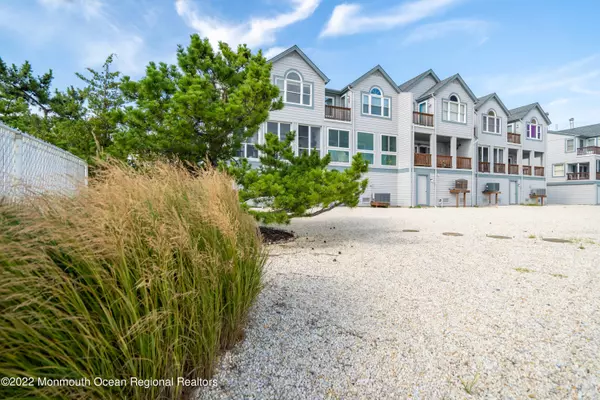 102 E Mariners Pointe E Point, Little Egg Harbor, NJ 08087