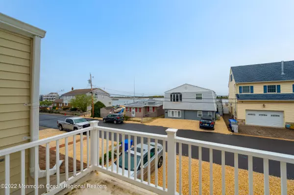Ortley Beach, NJ 08751,10 W Harborside Drive