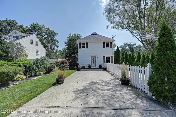 61 Loganberry Lane, Toms River, NJ 08753