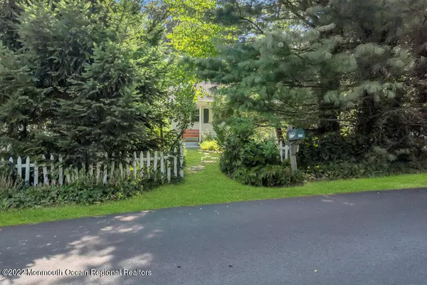 Atlantic Highlands, NJ 07716,225 E Highland Avenue