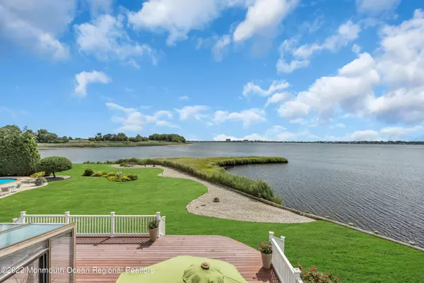 Rumson, NJ 07760,17 Harbor Drive