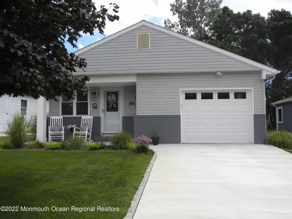 352 Costa Mesa Drive, Toms River, NJ 08757