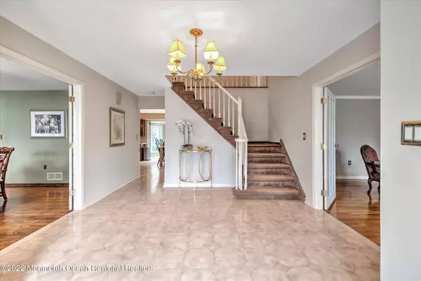 Manalapan, NJ 07726,47 W Canadian Woods Road