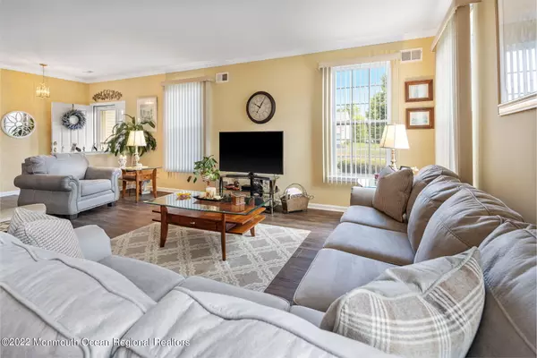 Whiting, NJ 08759,14 Fieldstone Court