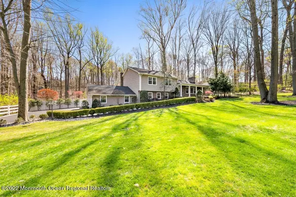 Holmdel, NJ 07733,2 Glenn Way