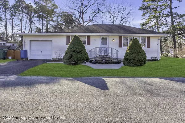 1113 Oakdale Street, Toms River, NJ 08757