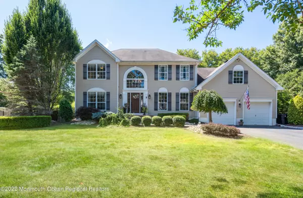 5 Belaire Lane, Manalapan, NJ 07726