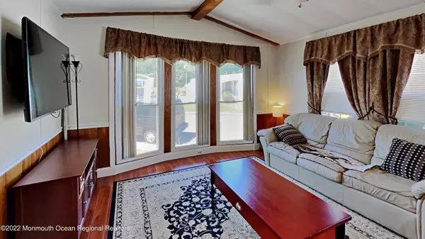 Howell, NJ 07731,8 Kay Lane