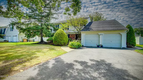 25 Alexandria Drive, Manalapan, NJ 07726