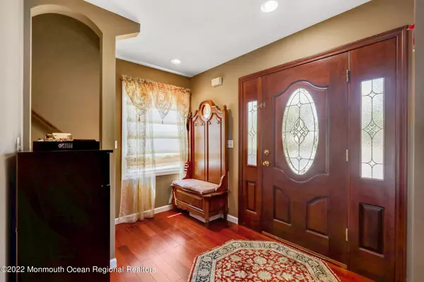 Keyport, NJ 07735,100 Maple Place