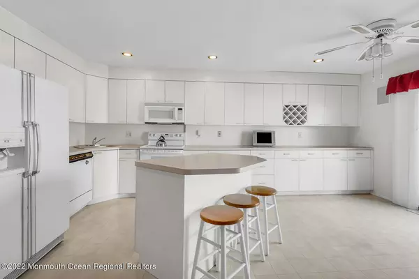 Sea Bright, NJ 07760,5 Island View Way #44