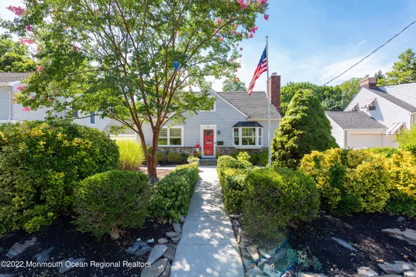 54 Salem Lane, Little Silver, NJ 07739