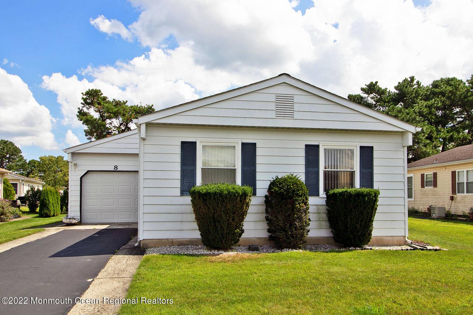 8 Camrose Street, Toms River, NJ 08757