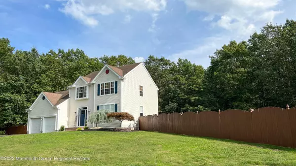 3 Lee Court, Jackson, NJ 08527