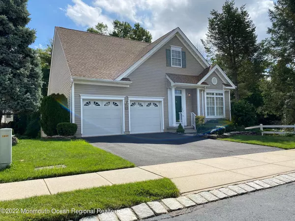 Holmdel, NJ 07733,53 Freesia Court
