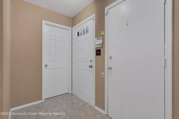 Matawan, NJ 07747,46 Oak Knoll Drive