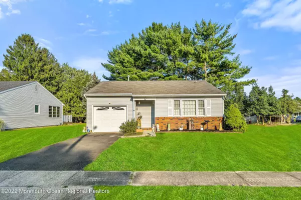 2 Basset Drive, Toms River, NJ 08757