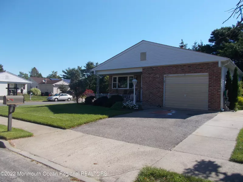 2 Pulaski Boulevard, Toms River, NJ 08757