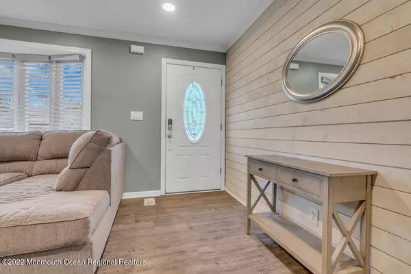 Keyport, NJ 07735,6 Jackson Street