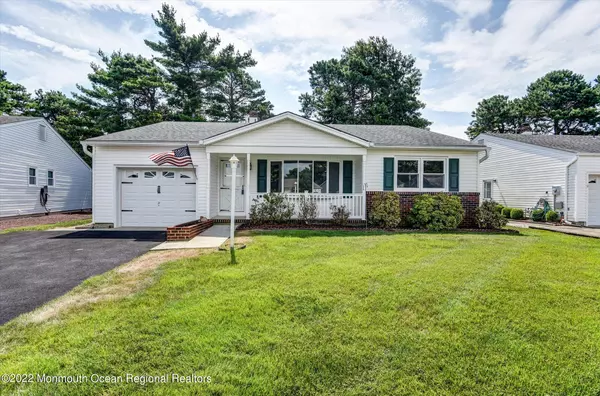 143 Castleton Drive, Toms River, NJ 08757