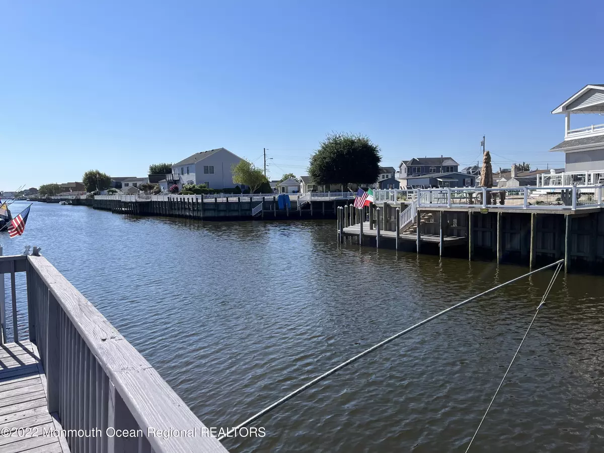 Beach Haven West, NJ 08050,867 Beach Haven West Boulevard