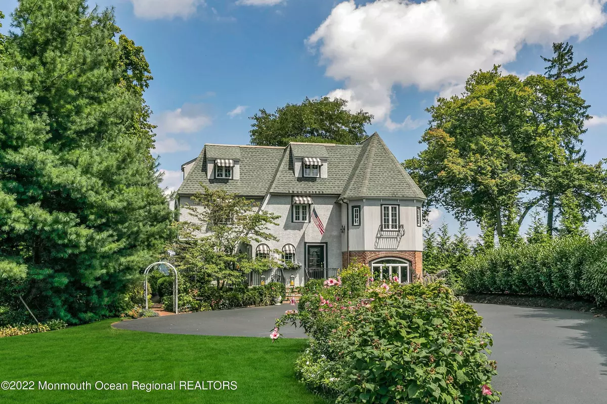 Fair Haven, NJ 07704,28 Gillespie Avenue