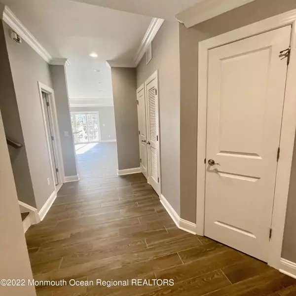 Keyport, NJ 07735,193 Chingarora Avenue