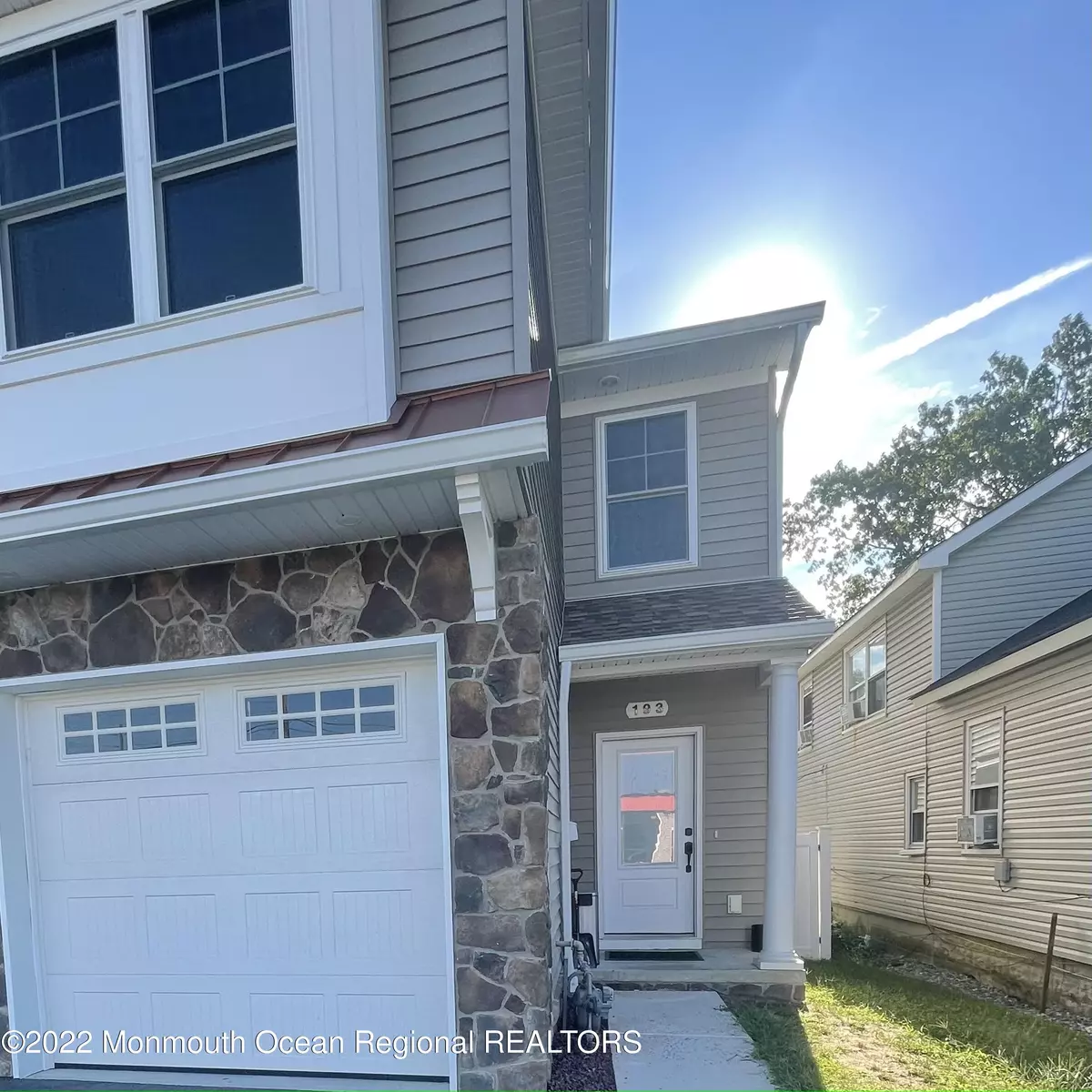 Keyport, NJ 07735,193 Chingarora Avenue