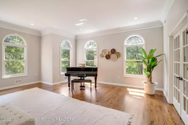 Atlantic Highlands, NJ 07716,5 Windy Hill Lane