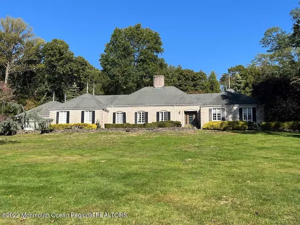 Holmdel, NJ 07733,2 Grandview Drive