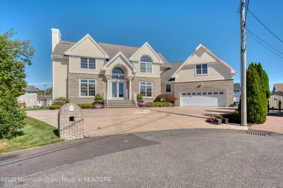 100 Magnolia Lane, Bayville, NJ 08721