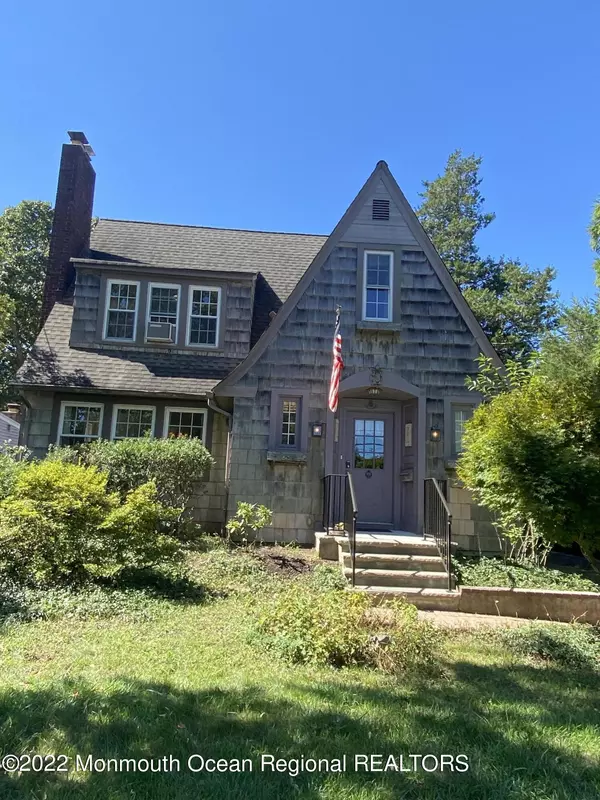 Rumson, NJ 07760,42 Lennox Avenue