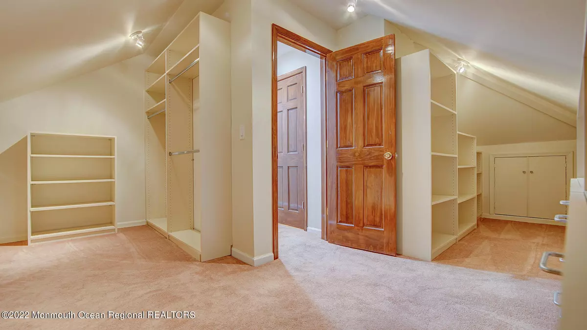 Holmdel, NJ 07733,6 Richards Way