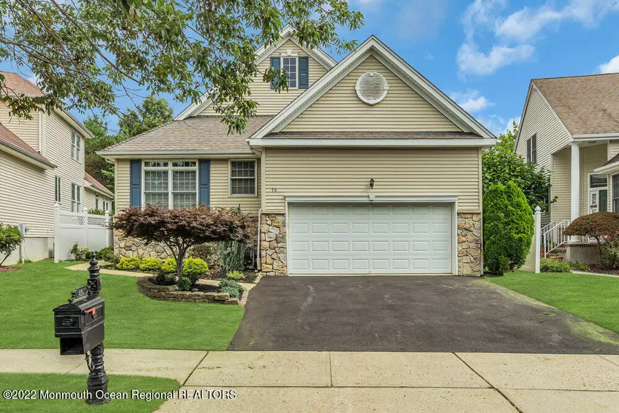 16 Wellington Street, Holmdel, NJ 07733