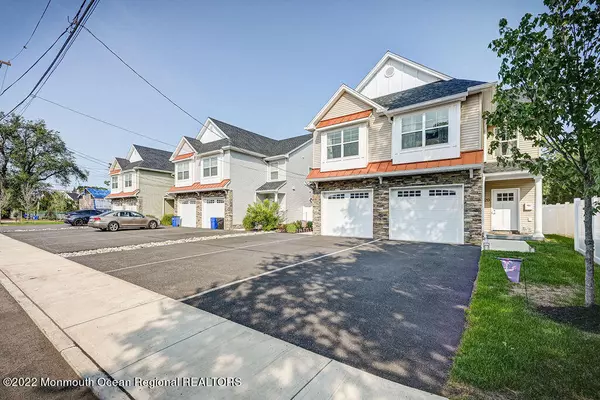 Keyport, NJ 07735,18 Waverly Street