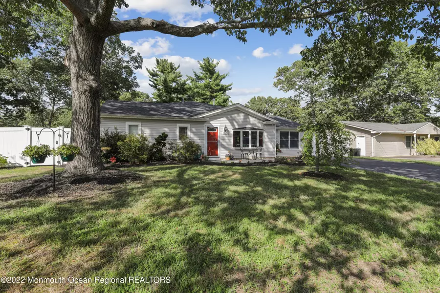 102 Locust Drive, Lanoka Harbor, NJ 08734