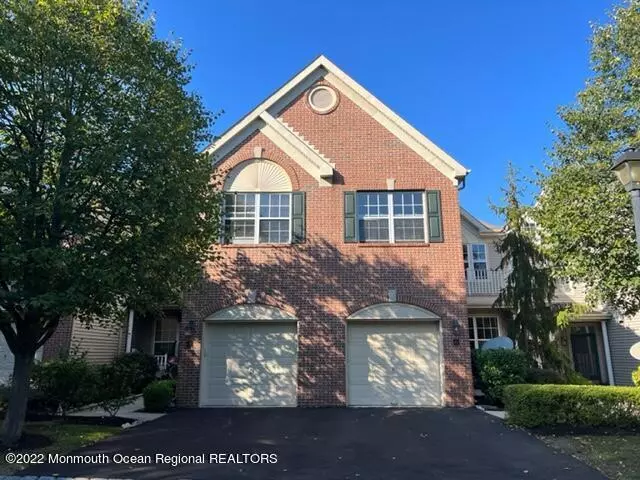 Holmdel, NJ 07733,102 Nutmeg Lane #N102