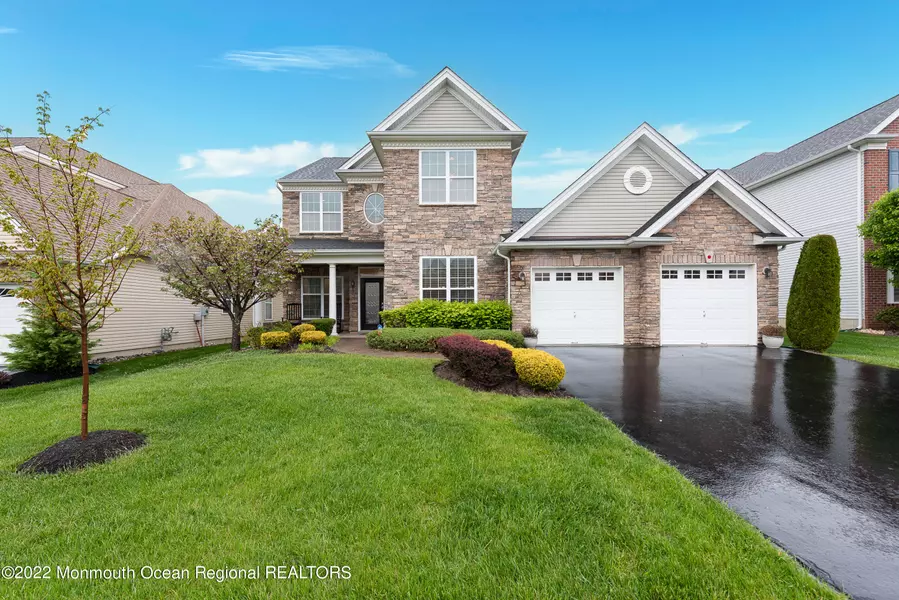 5 Troon Court, Monroe, NJ 08831