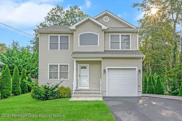 325 Roosevelt Avenue, Bayville, NJ 08721