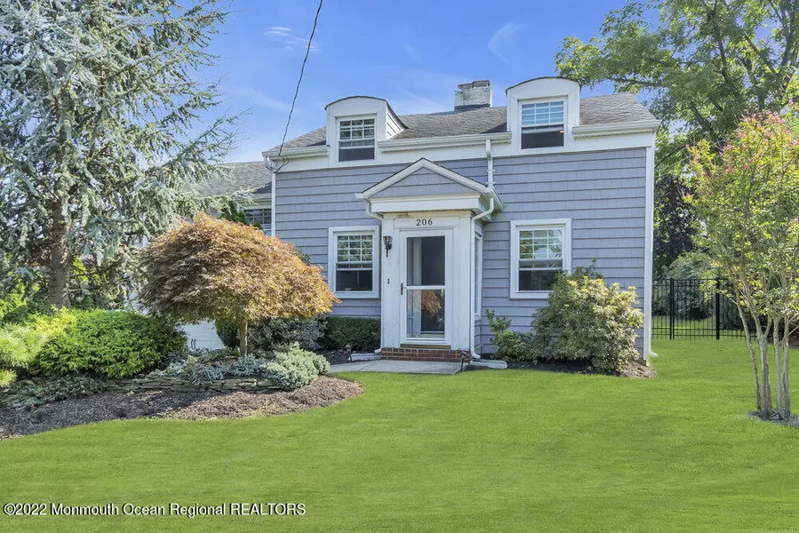 206 S Lincoln Avenue, Oakhurst, NJ 07755