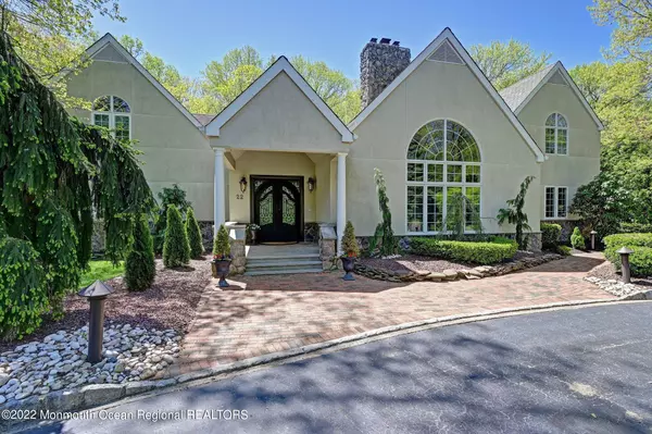 Holmdel, NJ 07733,22 Red Coach Lane