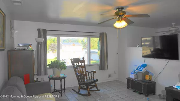 Tuckerton, NJ 08087,25 Floyd Lane