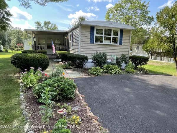 20 Butternut Drive, Cream Ridge, NJ 08514