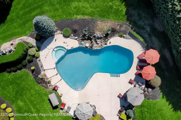 Holmdel, NJ 07733,24 Dora Lane