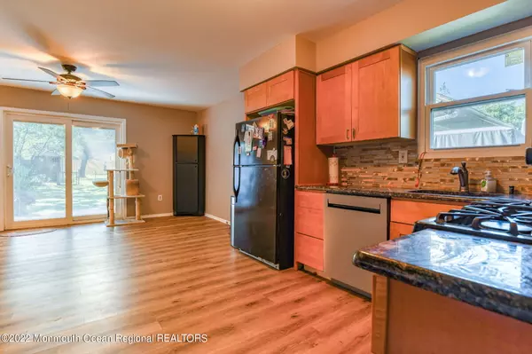 Keyport, NJ 07735,32 Green Grove Avenue #1