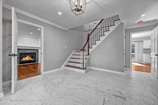 Holmdel, NJ 07733,7 Fellswood Way