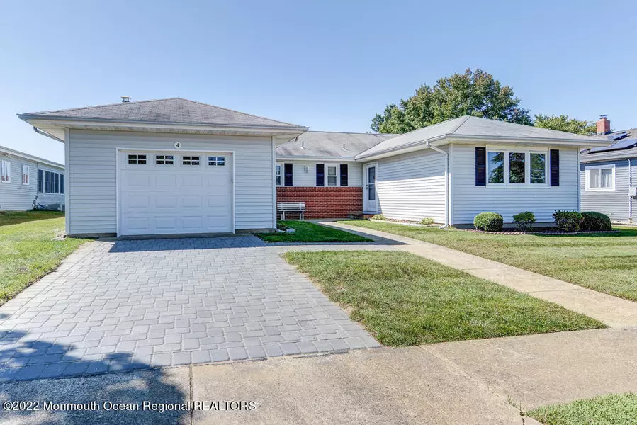 4 Caracas Court, Toms River, NJ 08757