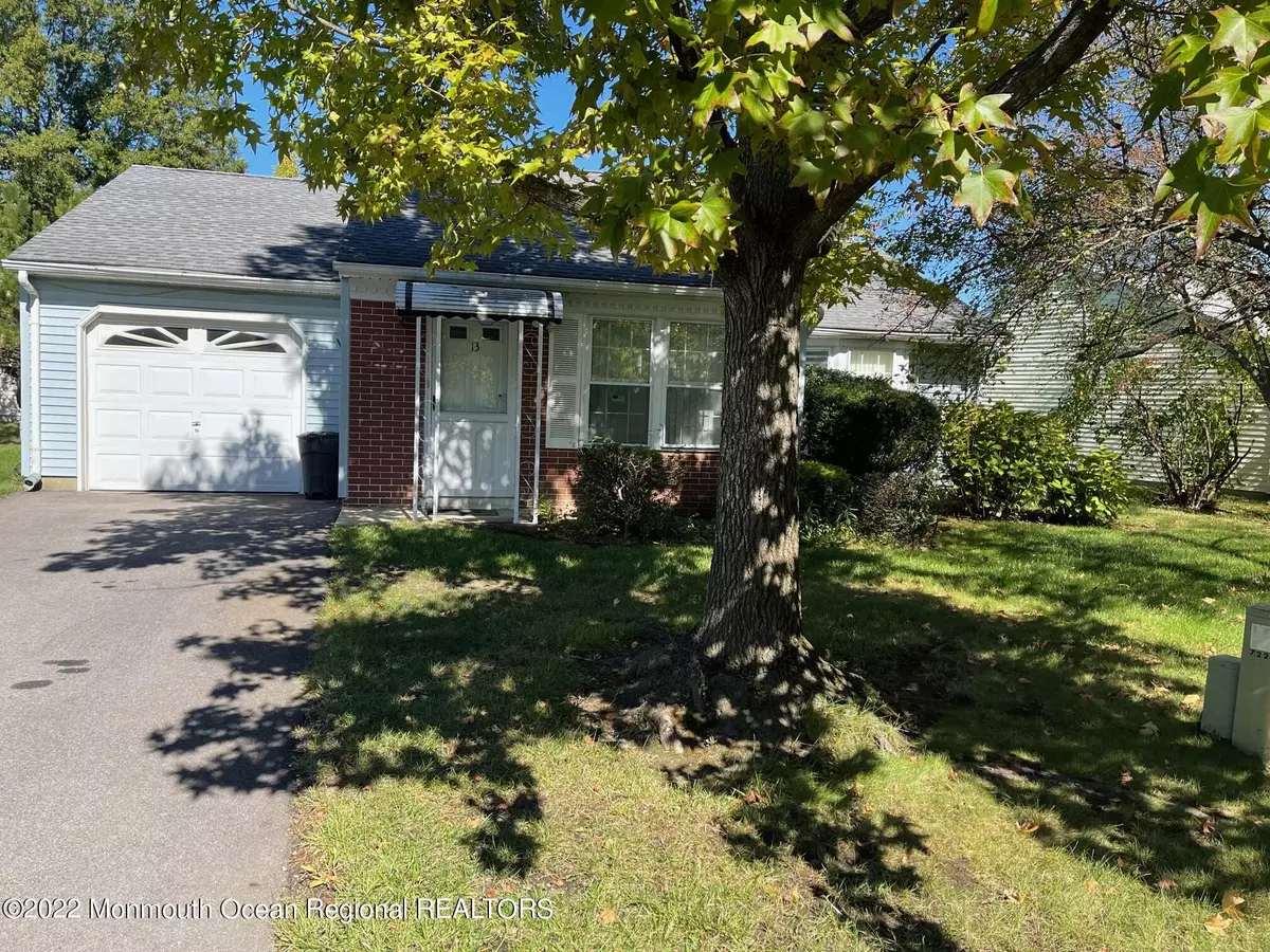 Freehold, NJ 07728,13 Linton Close