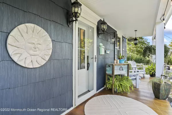 Highlands, NJ 07732,14 Bay Street