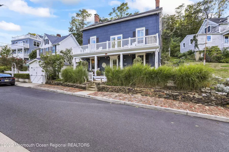 14 Bay Street, Highlands, NJ 07732